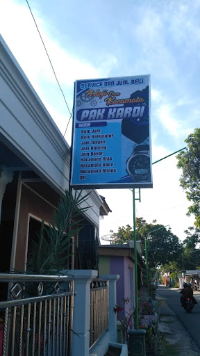 Pak kardi servis jam dan jual jam, kacamata