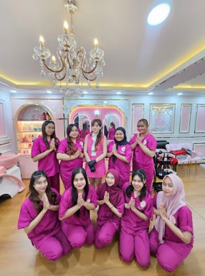 PINK & SHINE BEAUTY STUDIO CABANG SUMOROTO ( Eyelash Ponorogo , Nail art , Sulam Alis Bibir Eyeliner ) creambath hair spa