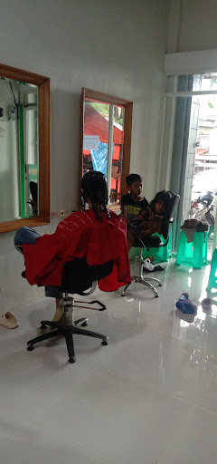 CLIPER SALON DAN BARBERSHOP.