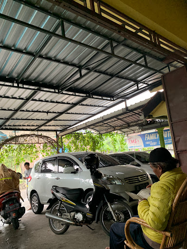 Family Car Showroom
