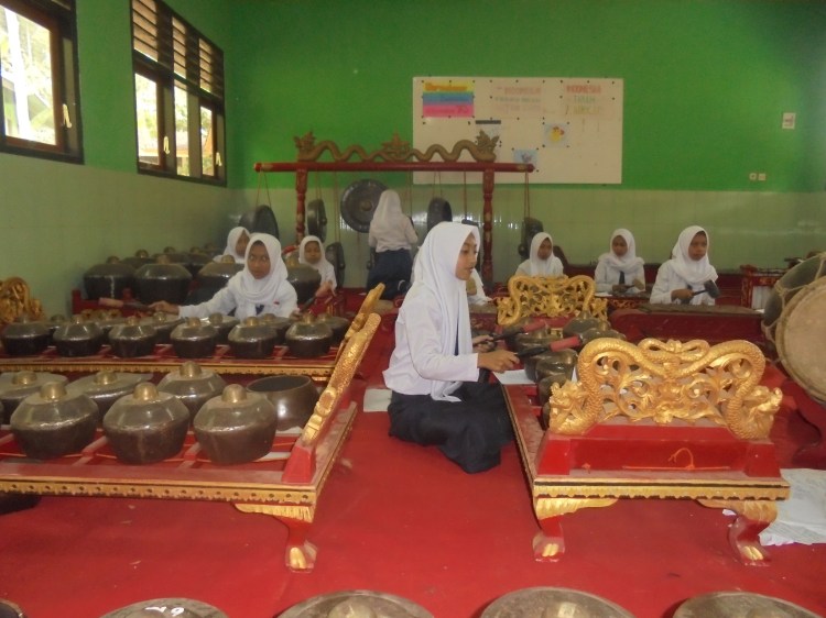 SMP NEGERI 5 NGRAYUN