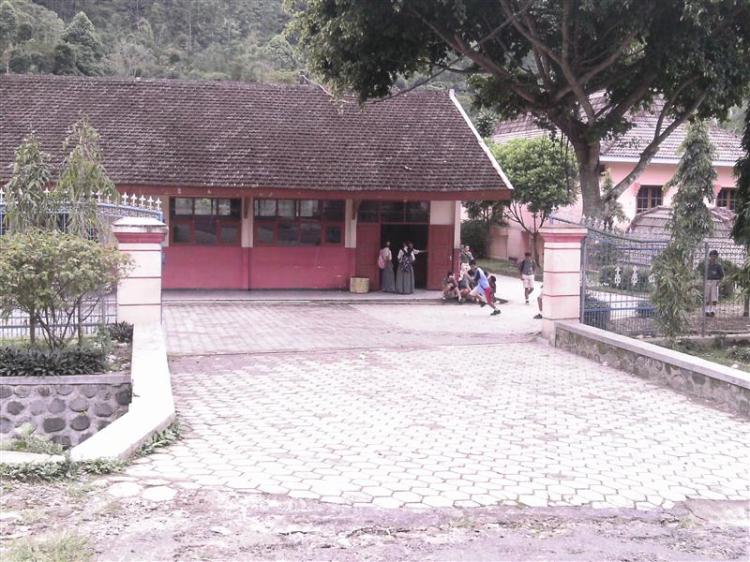SMP NEGERI 1 NGEBEL