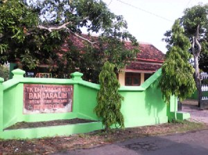 TK DHARMA WANITA BANDARALIM