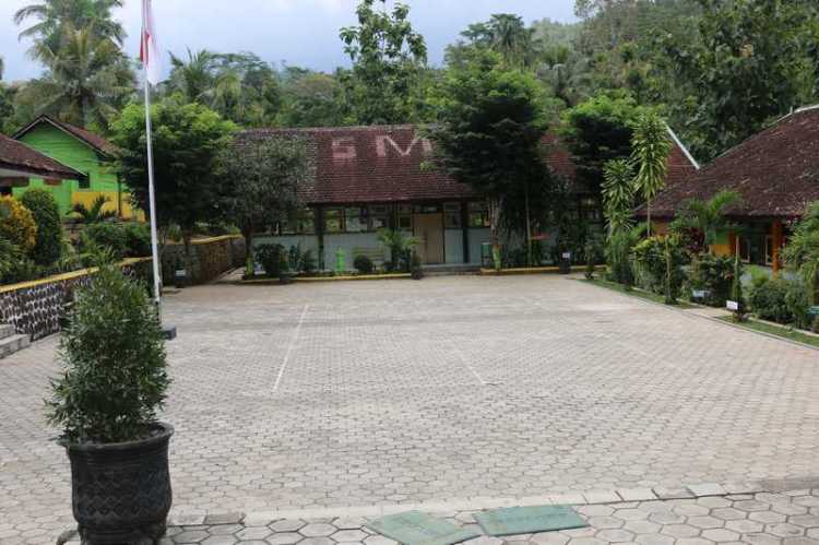 SMP NEGERI 1 NGRAYUN