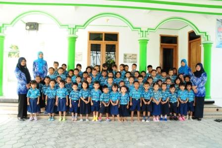TK DHARMA WANITA KARANGLOLOR