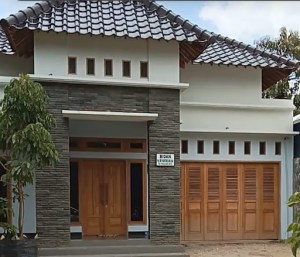 Bidan Sri Hantari S.Tr. Keb.