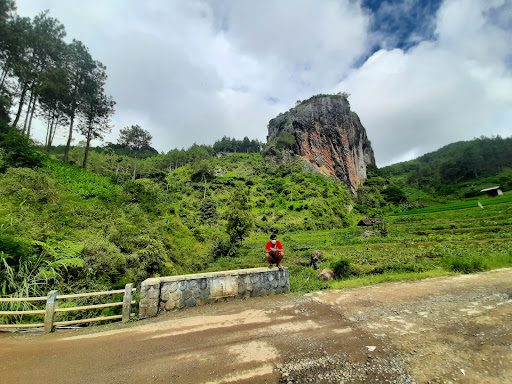 Watu Semaur