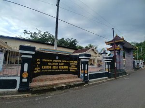 Balai Desa Kemuning