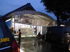 Warung Makan Lesehan Ayam Panggang Jowo Asli Bu Siti