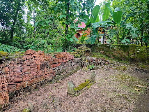 Makam Mbah Donopuro Tegalsari