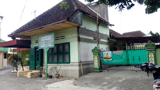 PONDOK PESANTREN "MAMBAUL HIKMAH"