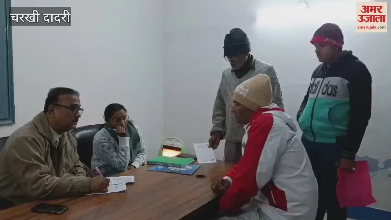 दादरी नागरिक अस्पताल में चार महीने से कफ सीरप का स्टॉक खत्म, बाहर से दवा खरीदने को मजबूर हैं मरीज  Latest Haryana News