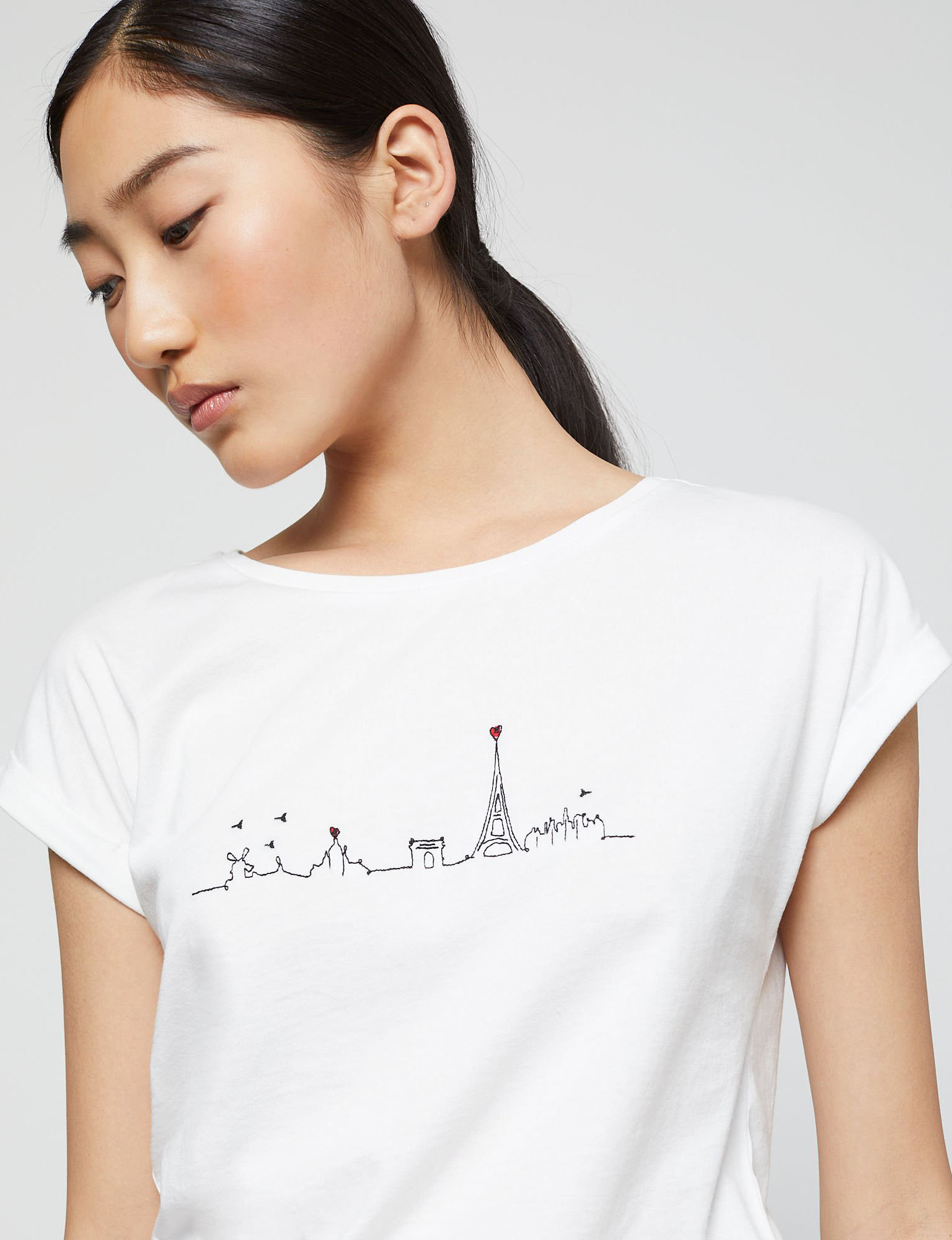 Tee-shirt blanc : le top des modèles les plus cool et les plus originaux  pour un été stylé - Femme Actuelle
