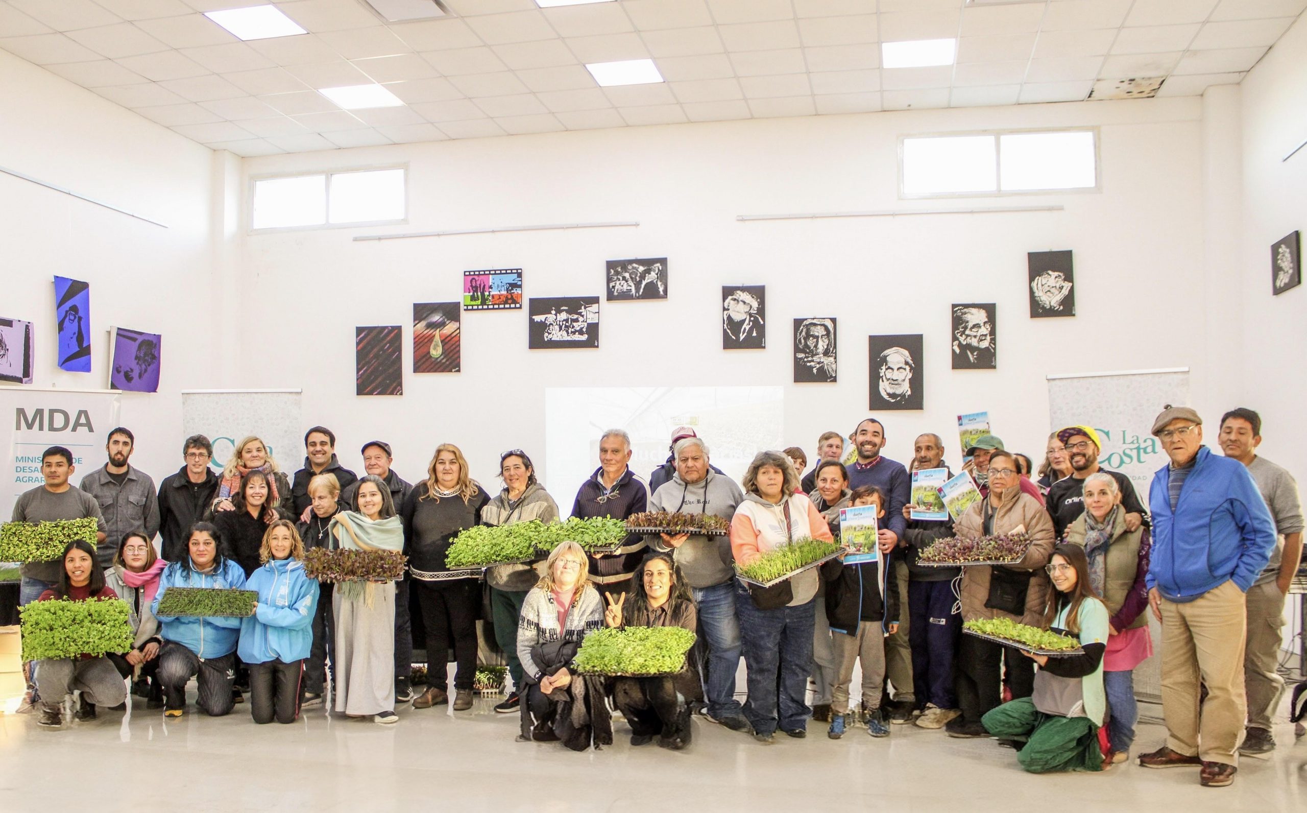 Con entrega de plantines y saberes, La Costa sigue fortaleciendo la producción local