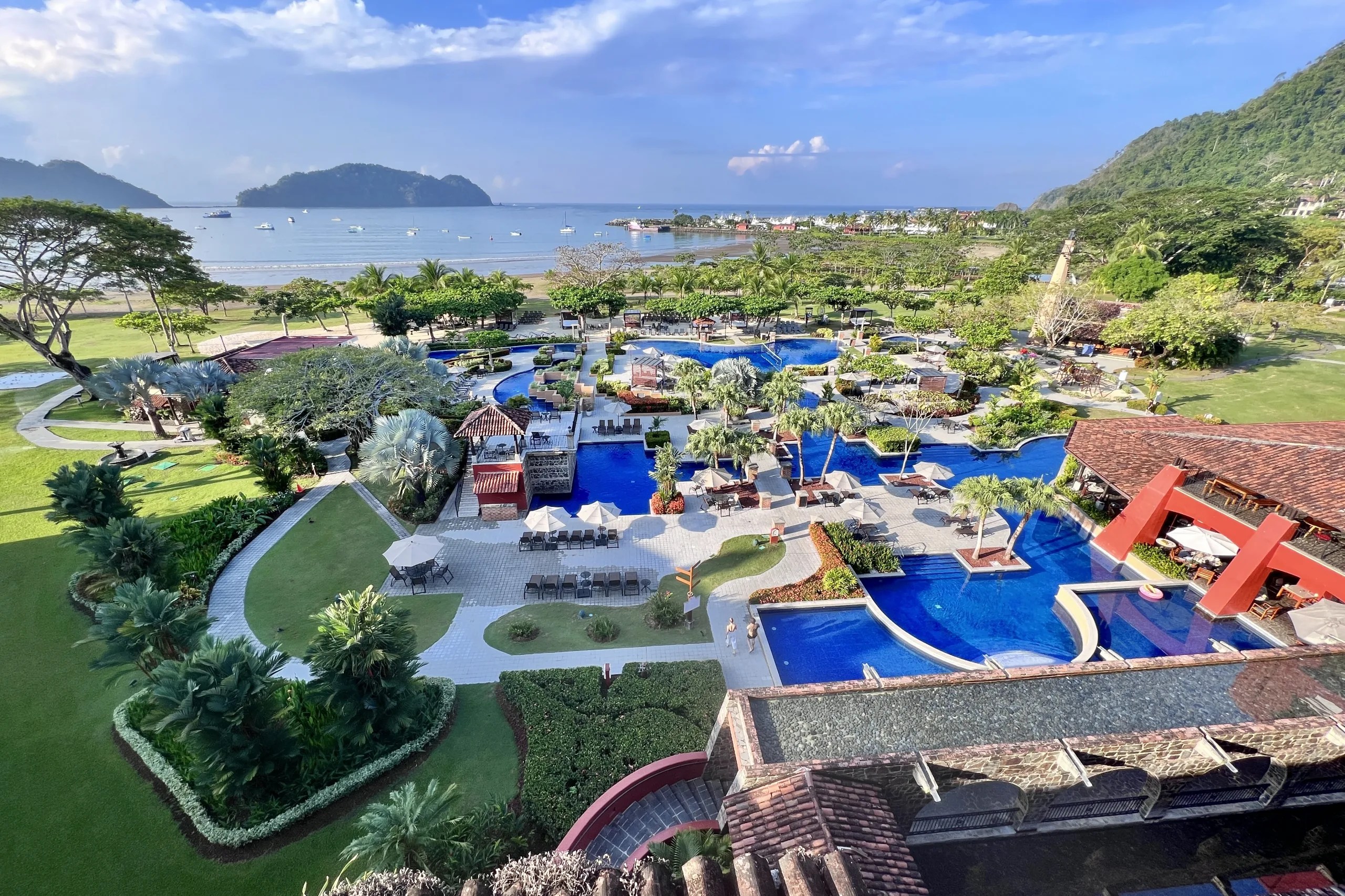 Scene+ Journey: Earn 5,000 Bonus Scene+ Factors on Resort Stays