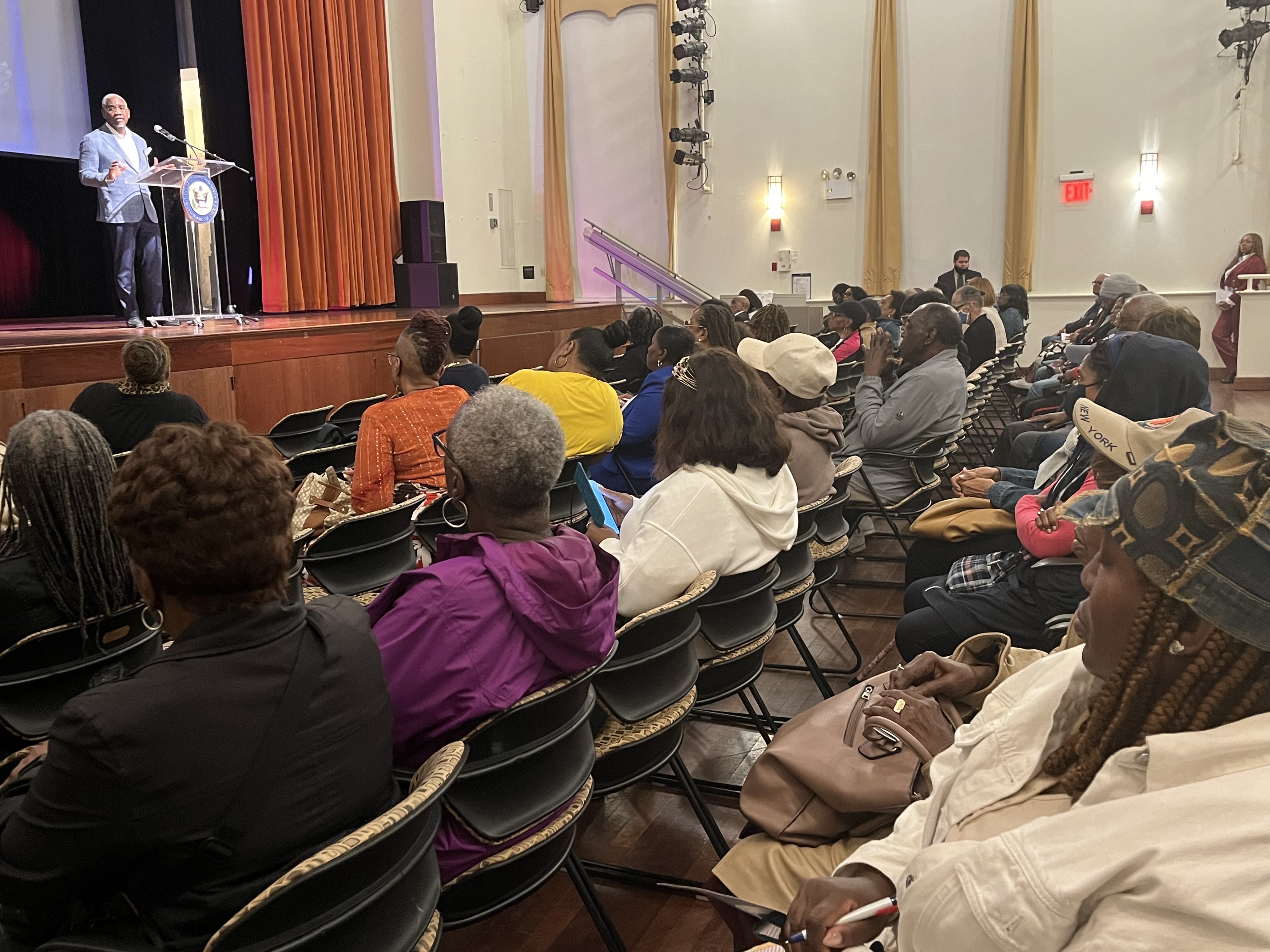 Meeks hosts city corridor in Jamaica, slams Trump-era insurance policies and backs Cuomo for mayor – QNS