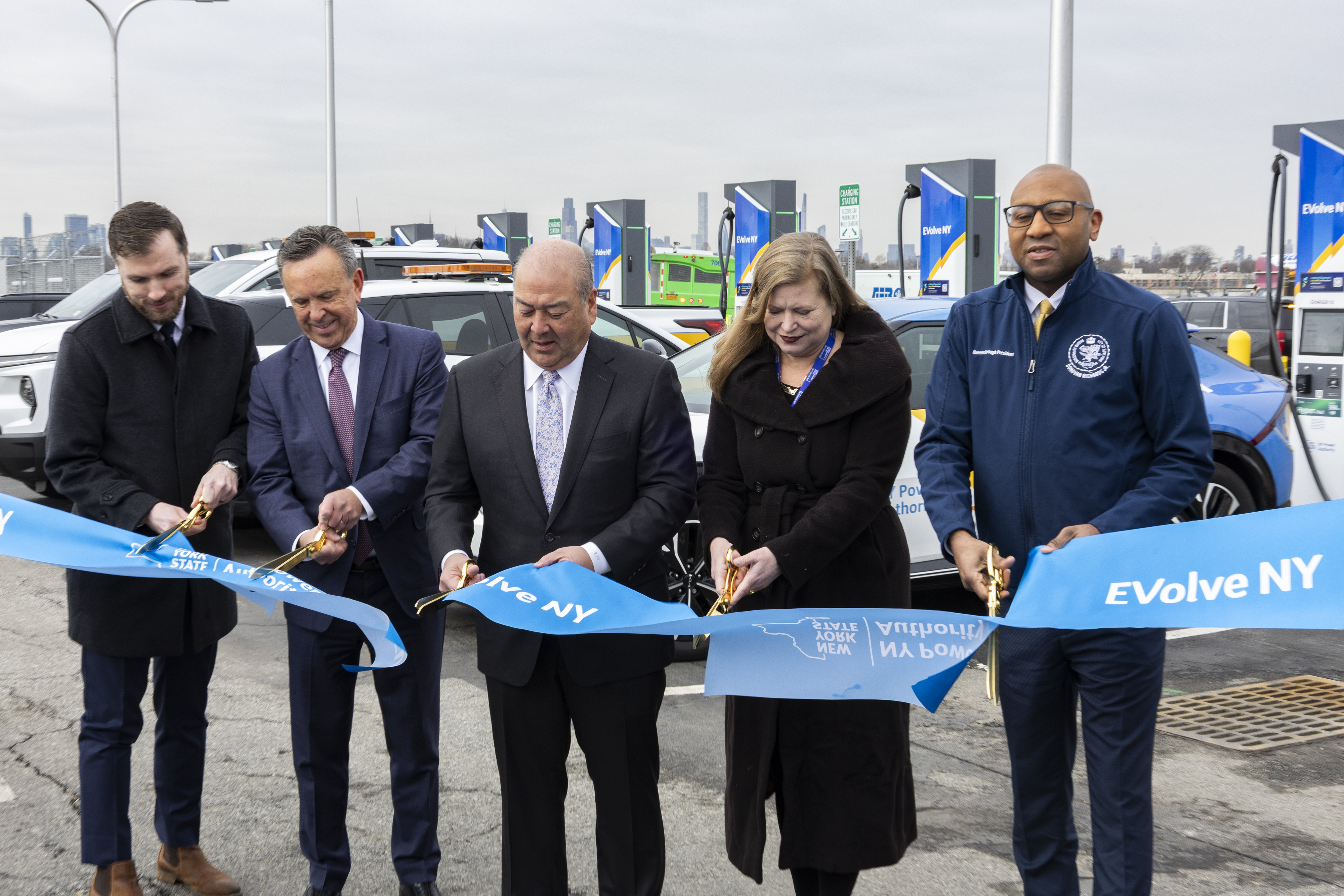 NYPA, Port Authority set up quick EV chargers at LaGuardia Airport – QNS