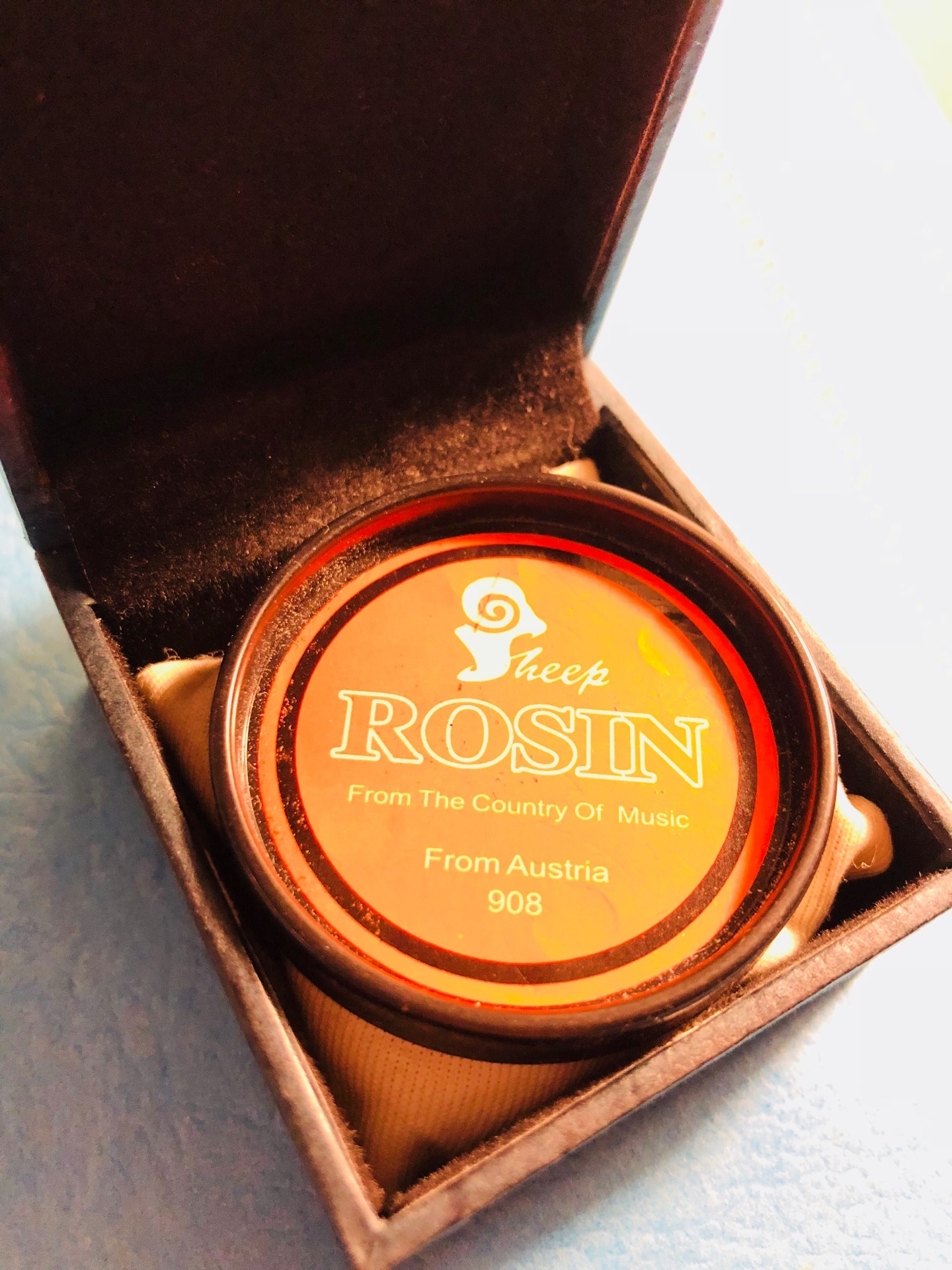 Bahan kimia apa yang dapat digunakan untuk menghilangkan debu rosin pada  biola? - Quora