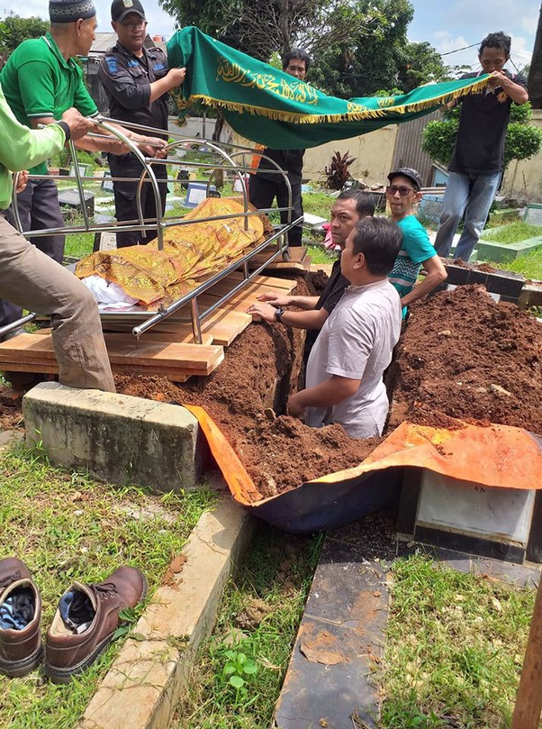 Saya tidak shalat kurang lebih 2 tahun lamanya. Adakah kata-kata yang bisa  memukul hati saya supaya bisa rajin beribadah lagi? - Quora