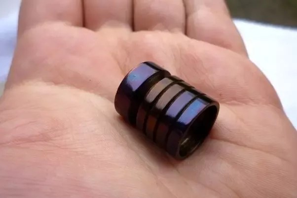 Apakah ada warna logam selain keperakan/abu-abu, emas dan tembaga? - Quora