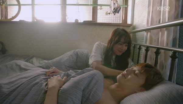 Siapa aktor dan aktris Korea yang kamu anggap spesialis adegan ranjang? -  Quora