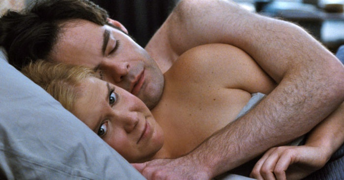 Apakah adegan ranjang dalam film itu terjadi secara riil atau hanya sebuah  trik kamera? - Quora