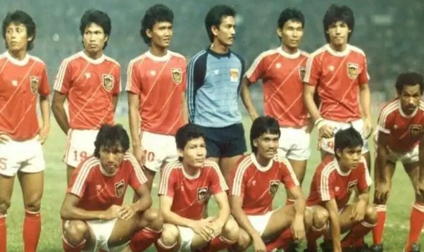 Negara Yang Pertama Kali Memperkenalkan Permainan Sepak Bola Adalah - Data  Dikdasmen