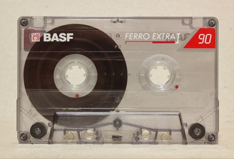 Mengapa Di zaman kaset pita banyak musisi yang membuat lagu instrumental  yang sangat pendek seperti intro, outro atau interlude? - Quora