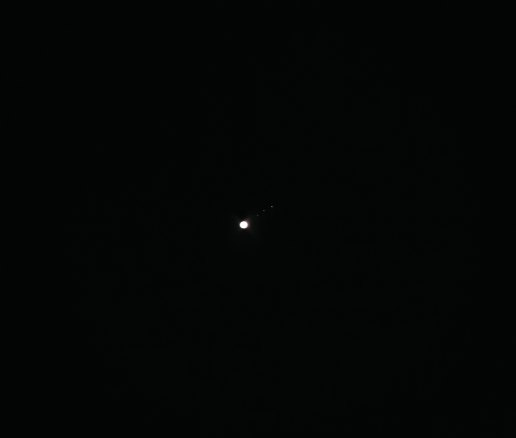 Dapatkah saya melihat sesuatu secara detail dengan teleskop Celestron 130  SLT? Jupiter terlihat seperti bintang, dan tidak memiliki detail. Apa yang  saya lakukan salah? - Quora