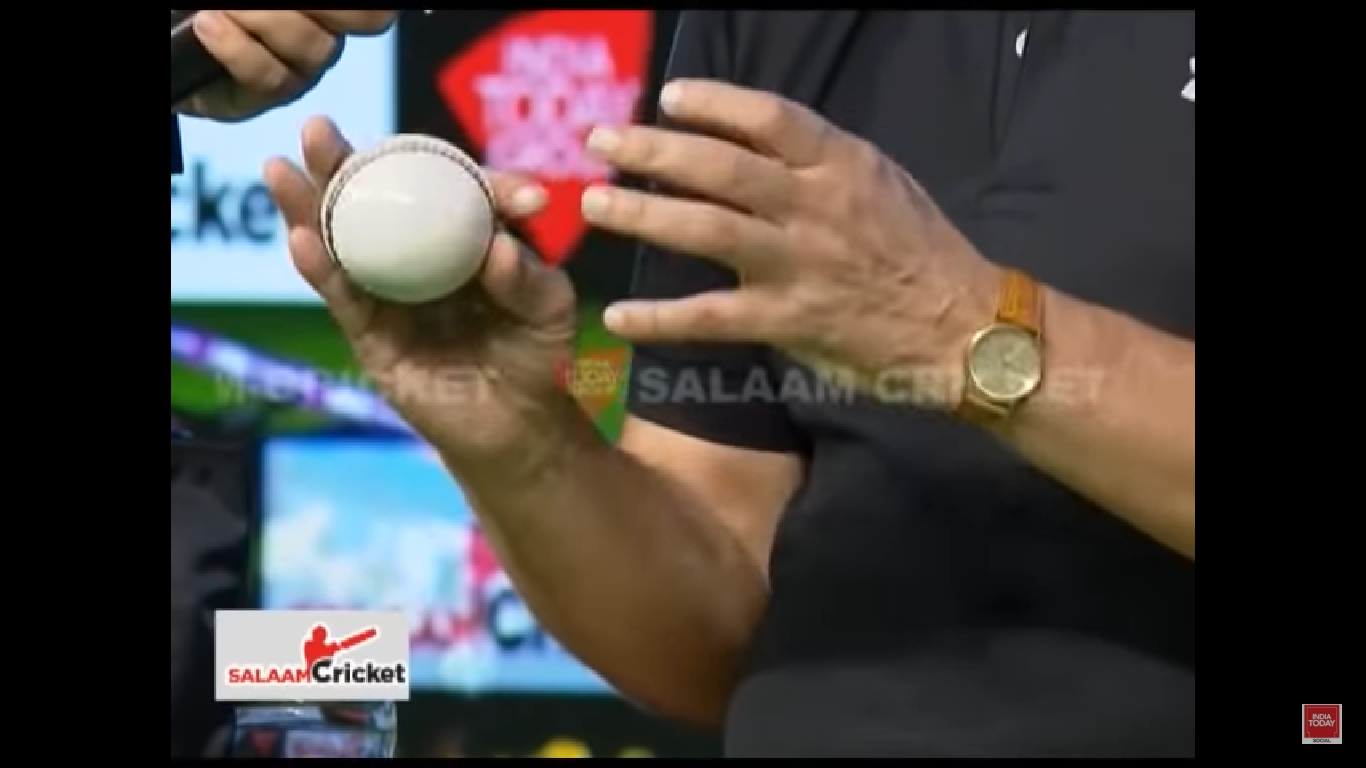 Apakah mungkin melakukan bowling leg spin hanya dengan menggunakan ibu jari  dan jari ketiga? - Quora