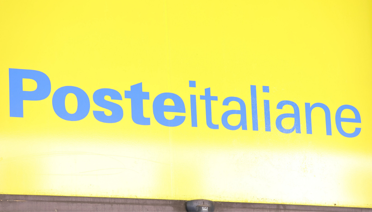 Maxi Assunzioni In Poste Italiane: Si Cercano Consulenti E Portalettere In Tutta Italia 694_x_1217_jpg
