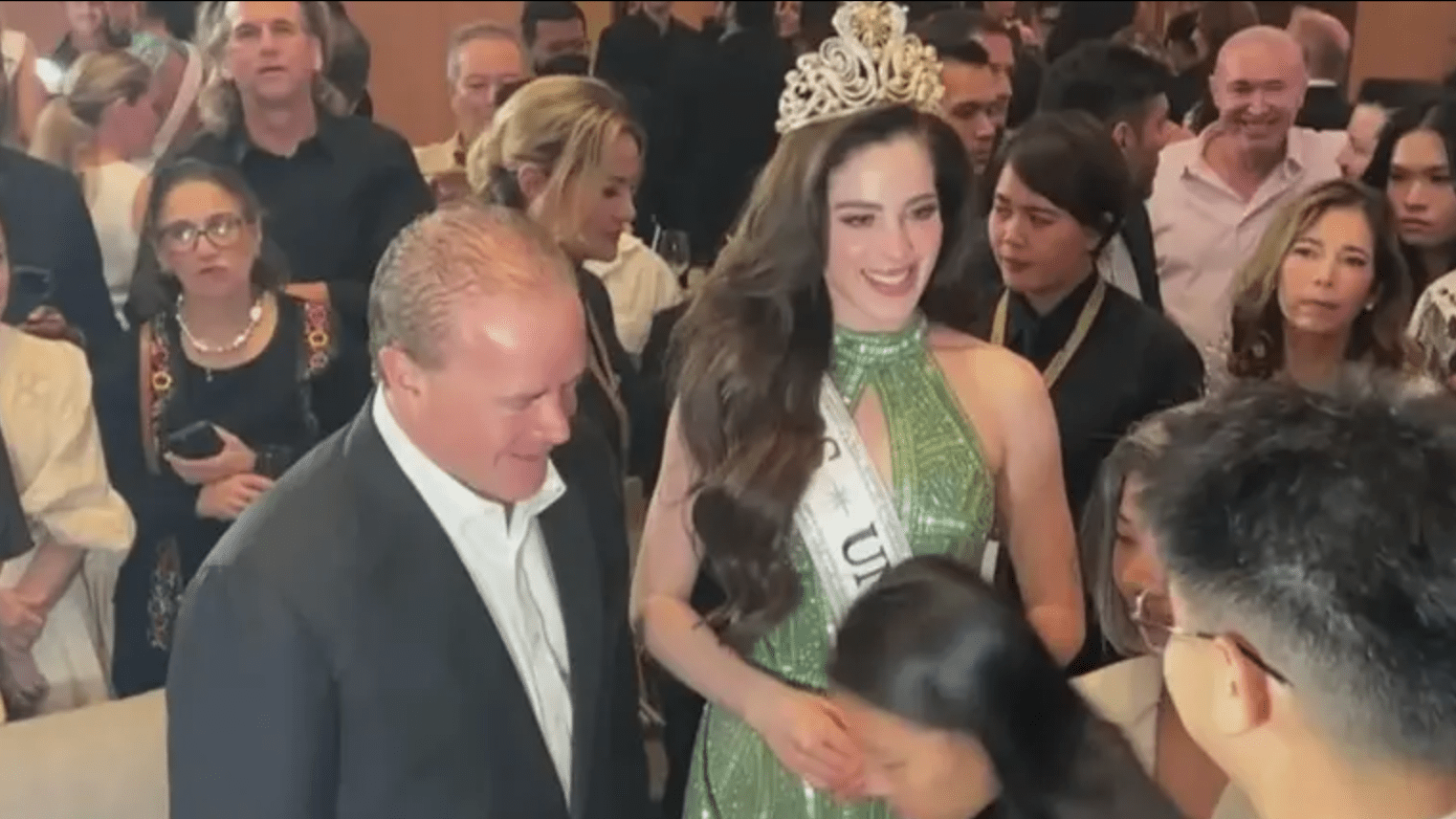 Emiten nueva orden de captura contra copropietario de Miss Universo – Remolacha