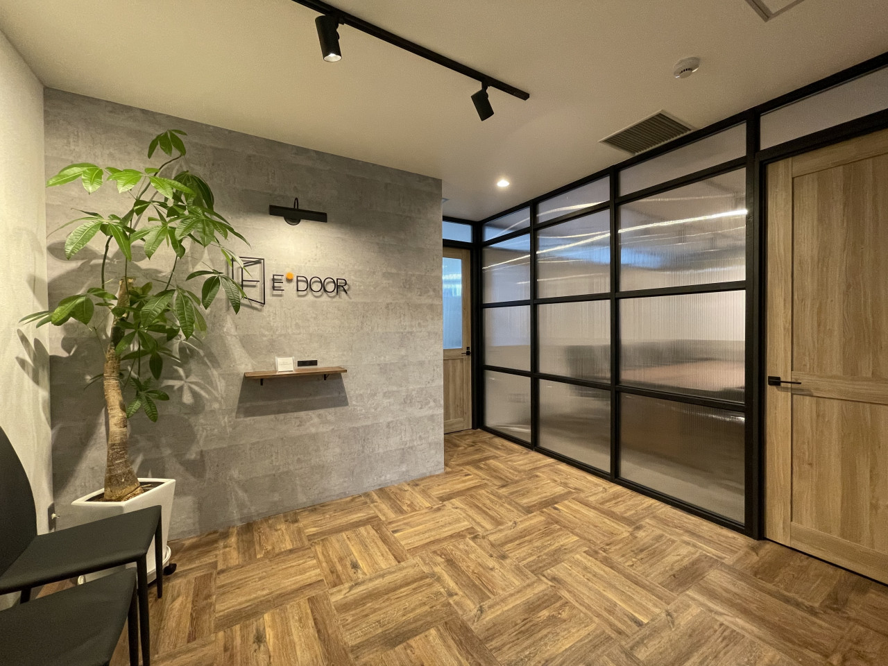 プロがホームセンターの商品だけで事務所をＤＩＹしたら|リノベーション・オブ・ザ・イヤー2021｜リノベーション協議会