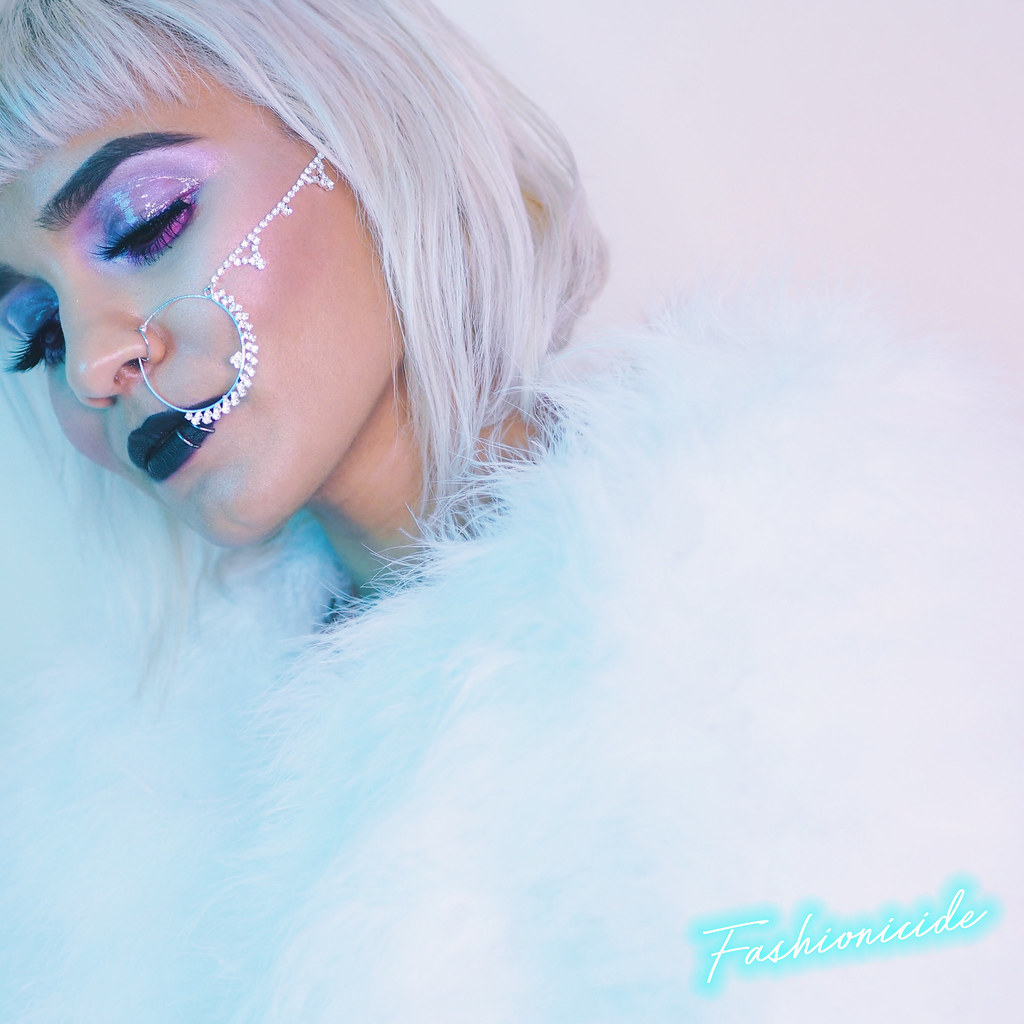 REVIEWS, SWATCHES & MAKEUP LOOK || L’Oreal Holographic Lumiere Lip Glosses and Glow Kit Collection