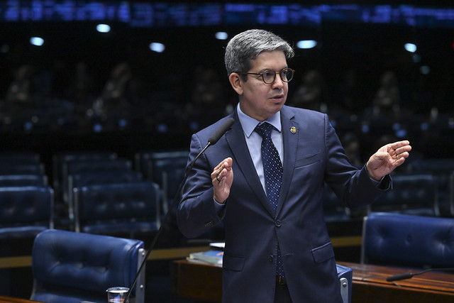 Com apoio do governo, Senado aprova criação de novos cargos no Executivo; impacto é de R$ 5,3 bilhões