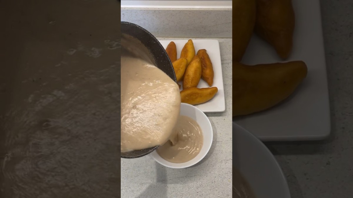 Let’s make a Caribbean breakfast of green banana porridge and festivals #greenbananaporridge