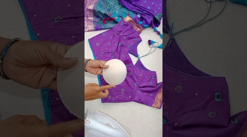 బ్లౌస్ ఫ్రంట్ పార్ట్ లో👆iron ఇలా చేసి చూడండి👌 #shorts #fashion #trending #latest #tips #viralvideo