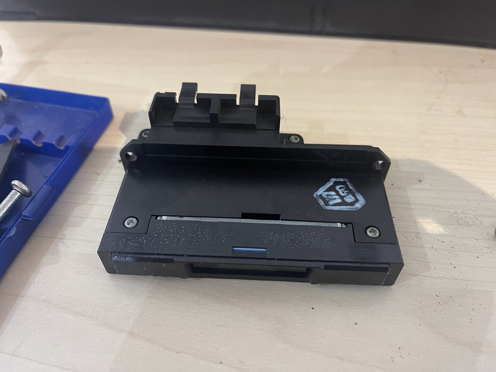 Refurbishing a W124 instrument cluster – Part 2:  W124 outside temperature display