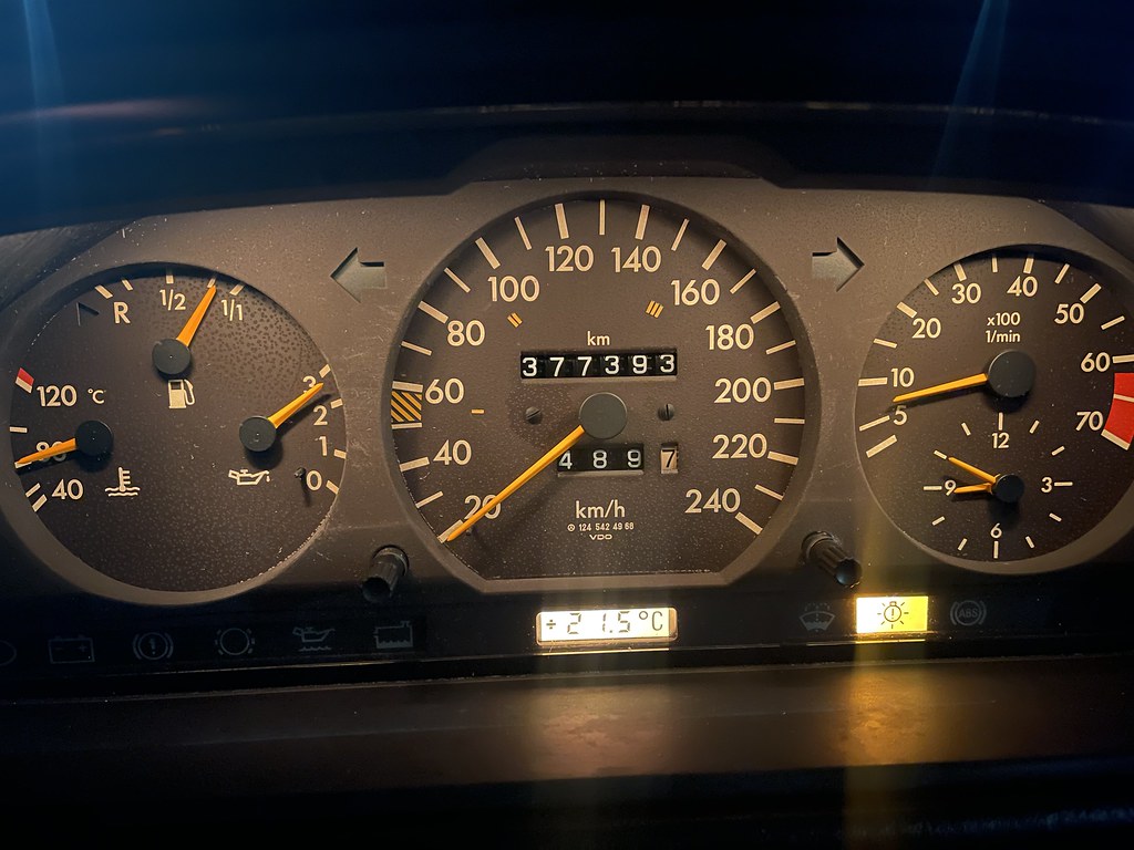 Refurbishing a W124 instrument cluster – Part 4: Installation and testing