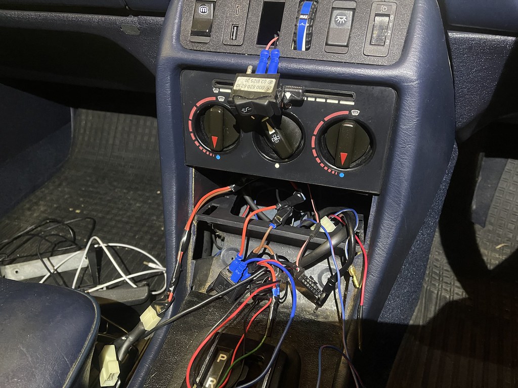 Becker 596 Installation with bluetooth box