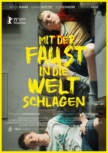 Mit der Faust in die Welt schlagen Mit der Faust in die Welt schlagen