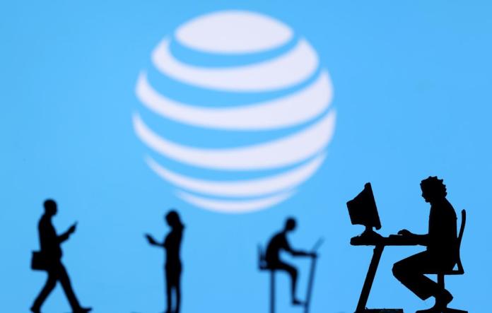 AT&T acquires  billion worth of spectrum licenses from EchoStar