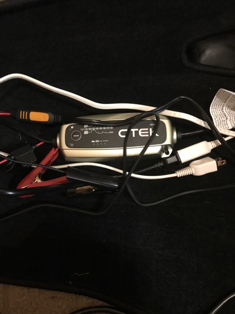 CTEK 最新 バッテリーチャージャー MXS 5.0 充電器 シーテック 40-206 車 バイク 12V 正規品 1年保証 : ディスカウントスクエア - 通販 - Yahoo!ショッピング