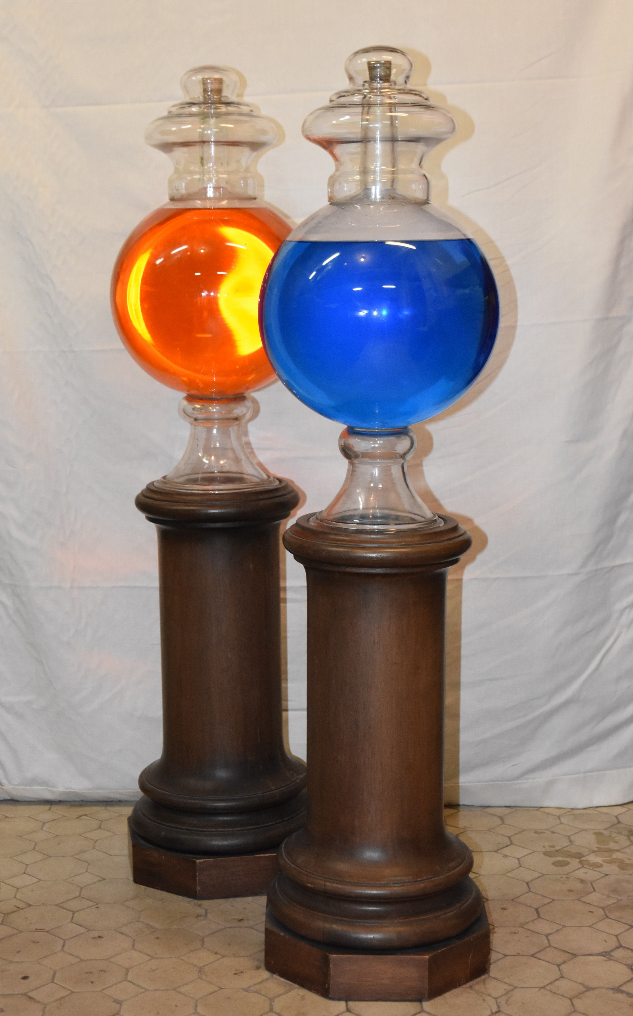 Apothecary show globe