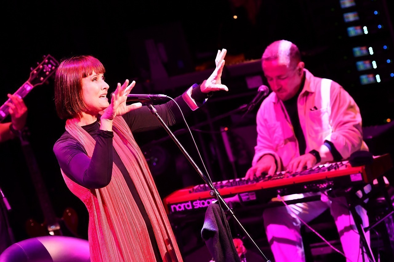 スウィング・アウト・シスターの来日公演を観た！ バンドが今もなおフレッシュでモダンな魅力を提示し続けられる理由 (20181016)  rockinon.com洋楽ブログ ｜音楽情報サイトrockinon.com(ロッキング・オン ドットコム)