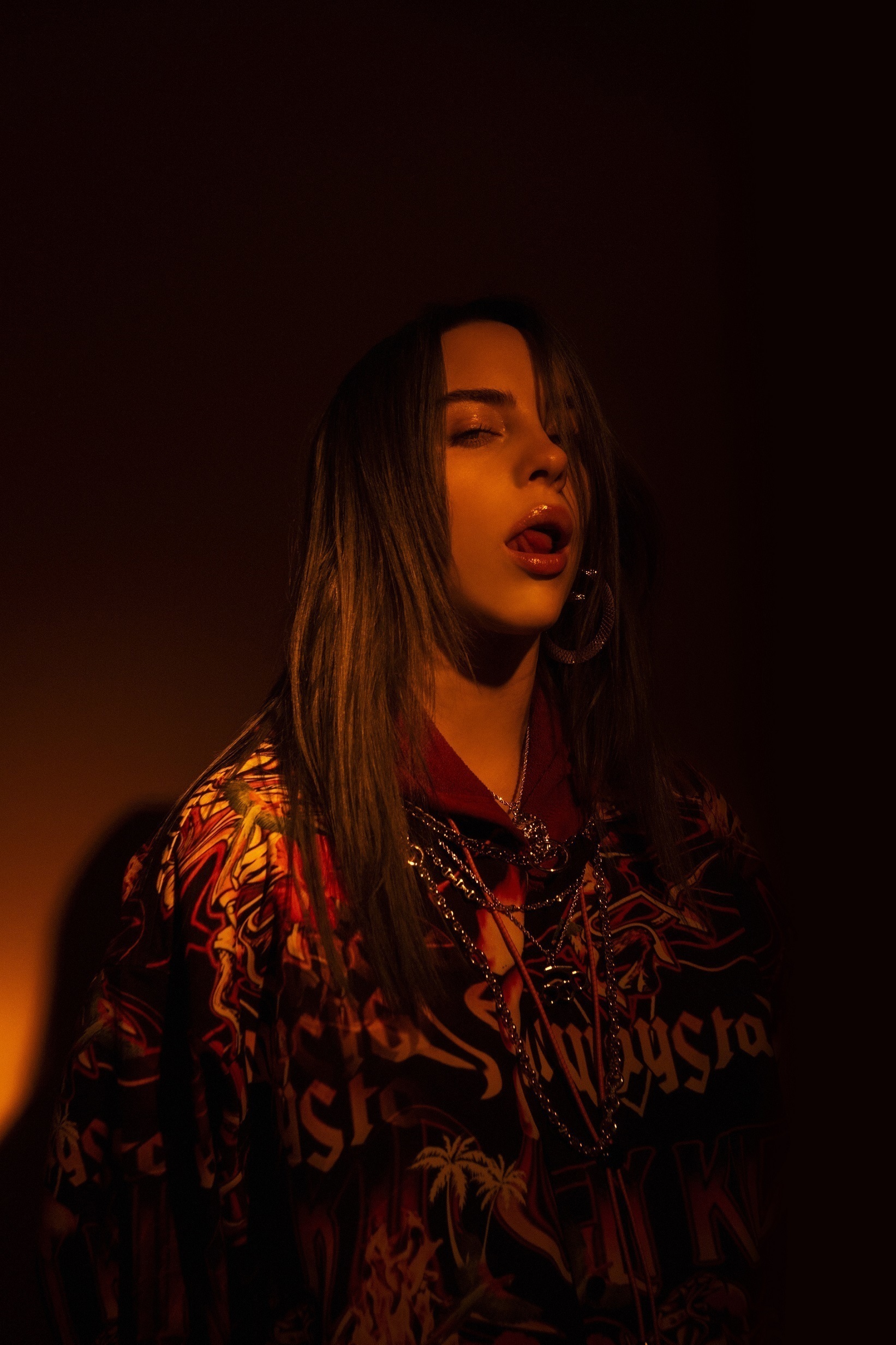 ビリー・アイリッシュ、デビューALが全米＆全英で初登場1位！ 米では2000年代生まれで初＆英では女性ソロ最年少 (20190408)  洋楽ニュース｜音楽情報サイトrockinon.com(ロッキング・オン ドットコム)