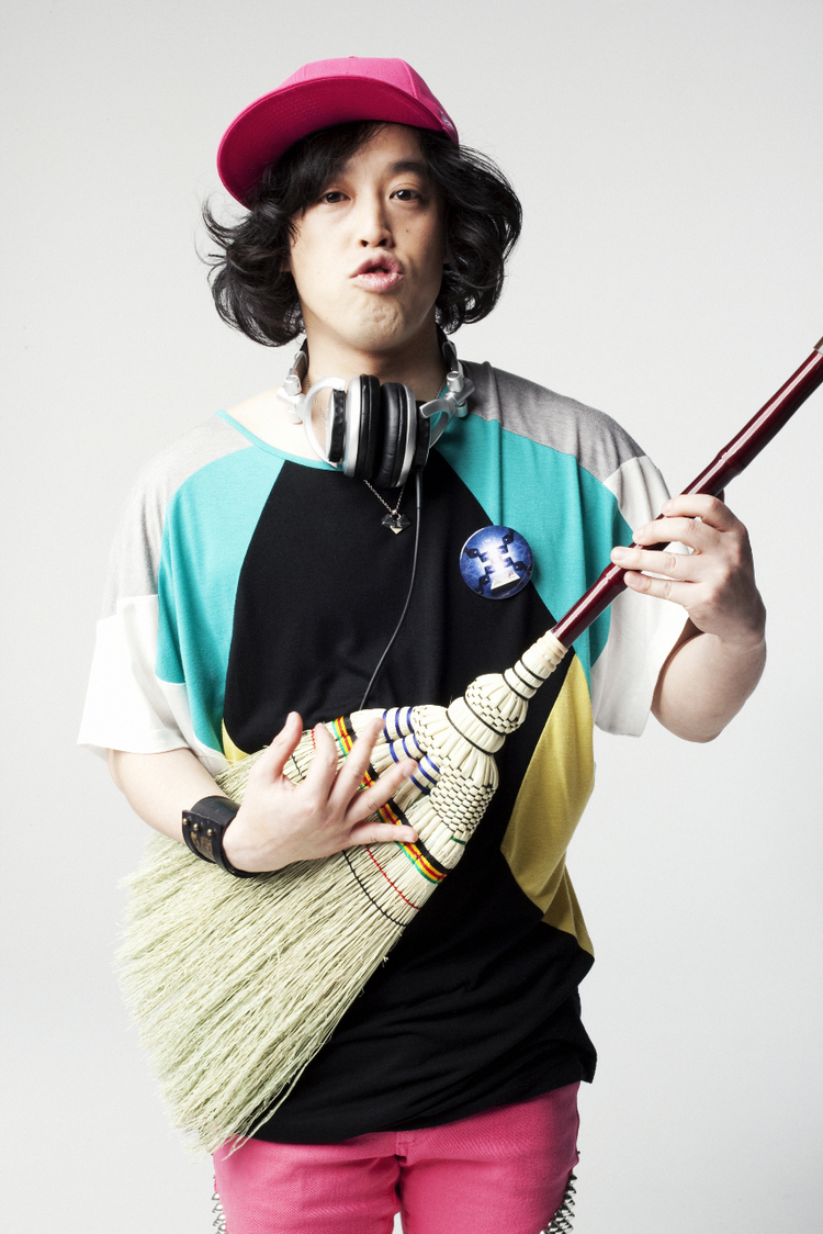 DJやついいちろうが新リミックスアルバム『ATARASHII YATSU！』をリリース！ (20100506)  邦楽ニュース｜音楽情報サイトrockinon.com(ロッキング・オン ドットコム)