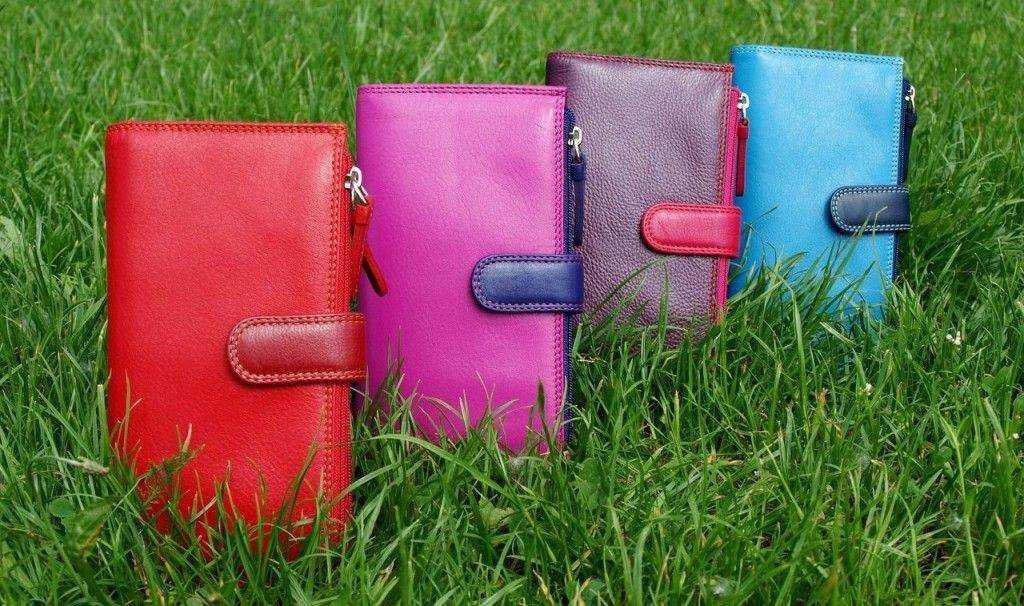 Чтобы в нем всегда водились деньги: какого цвета должен быть ваш кошелек по знаку зодиака