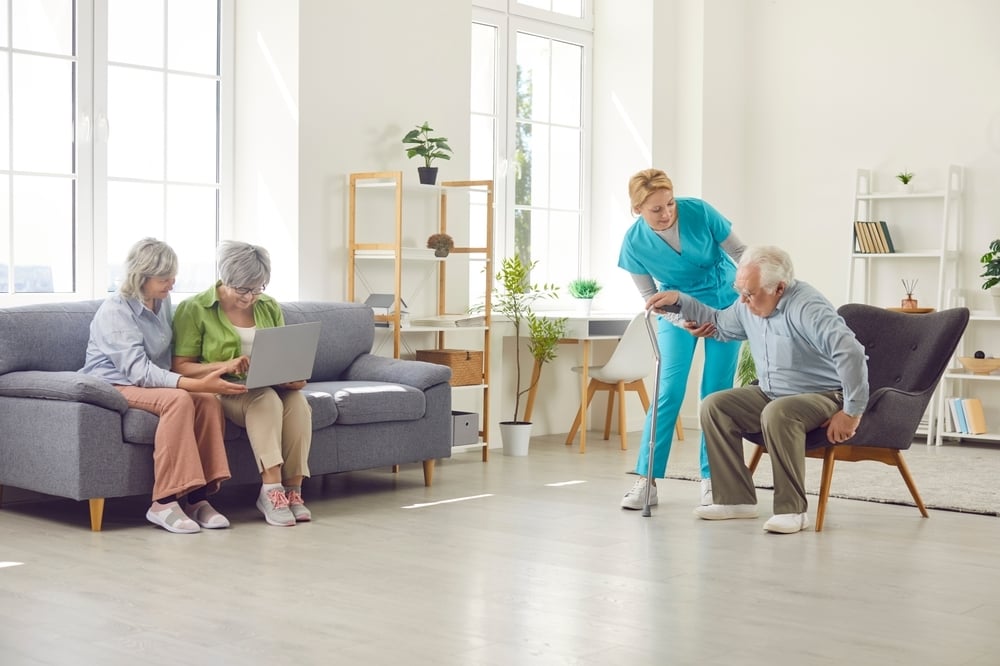 I Moved My Mom Into Assisted Living For ,400 A Month, But the Bill Hit ,900 By 3 Months Later — And Now They’re Threatening To Evict Her