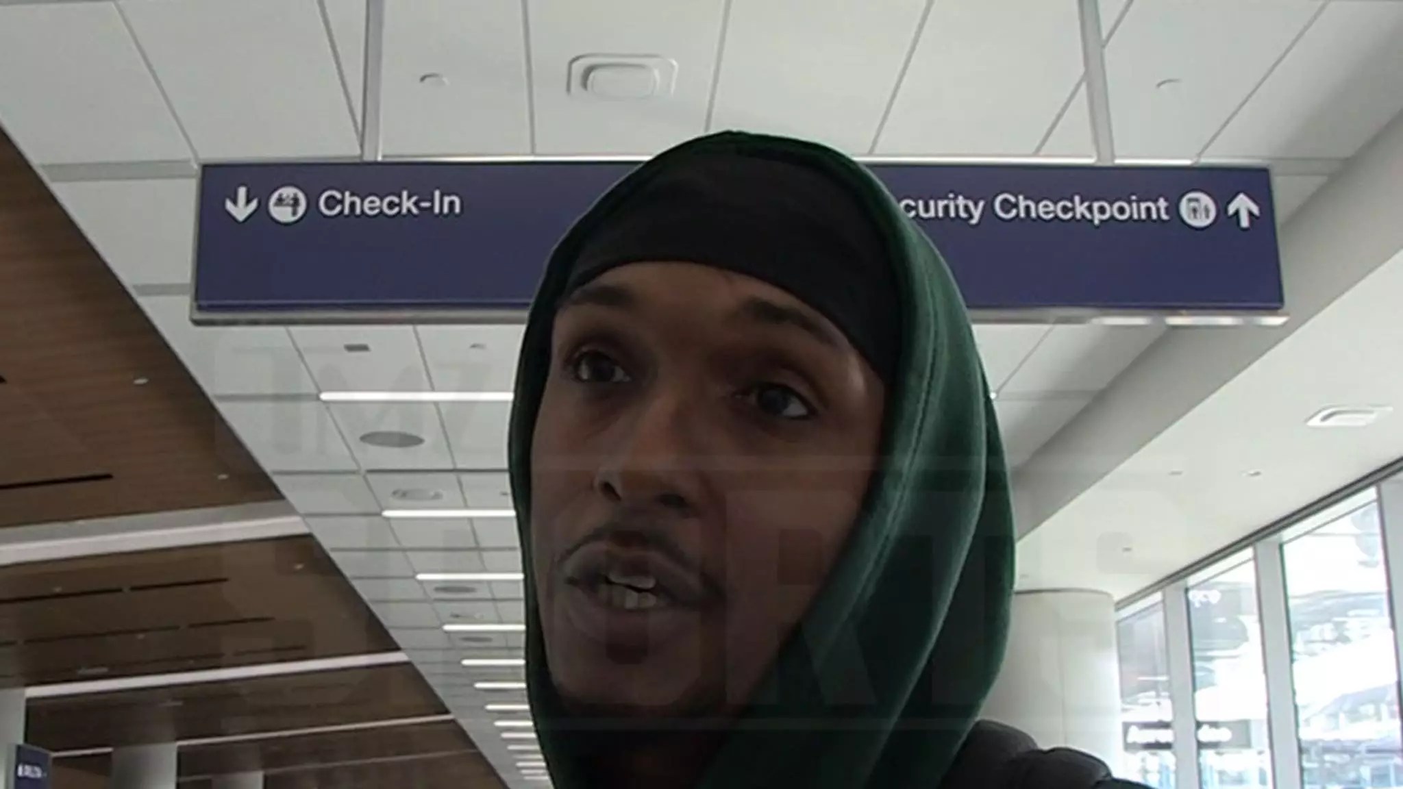 Former NBA Star Lou Williams Calls Out Donald Trump’s $400 Sneakers